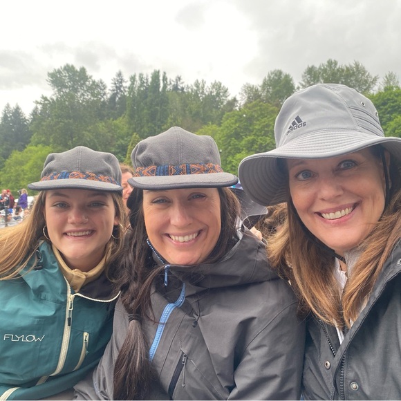 Meet your Posher, Maeghan - Picture 2 of 7